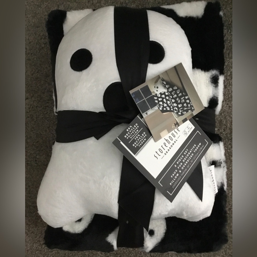 Halloween Cute Ghost Blanket with Ghost Pillow NWT